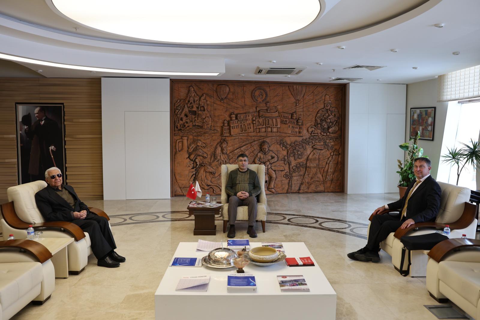 Kapadokya Medya Grubu’ndan Nevşehir Hacı Bektaş Veli Üniversitesi Rektörü Semih Aytekin’e Ziyaret